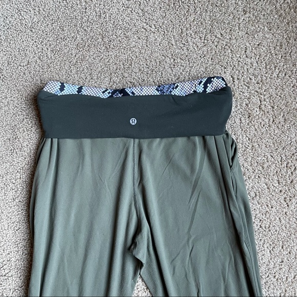 RARE Lululemon Sunset Salutation Crop Sz 12 - Picture 9 of 10